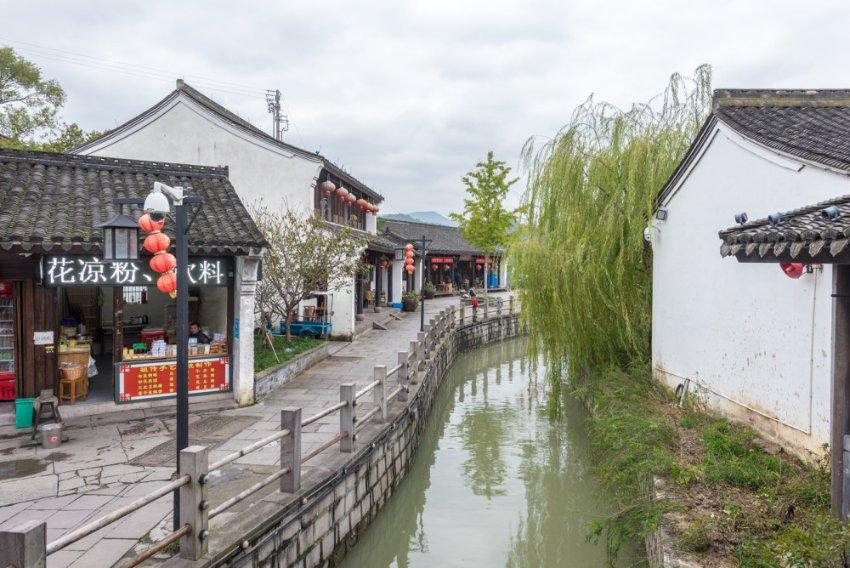 苹果型身材选择什么样上衣时尚又显瘦？有没有平价推荐？游戏画面
